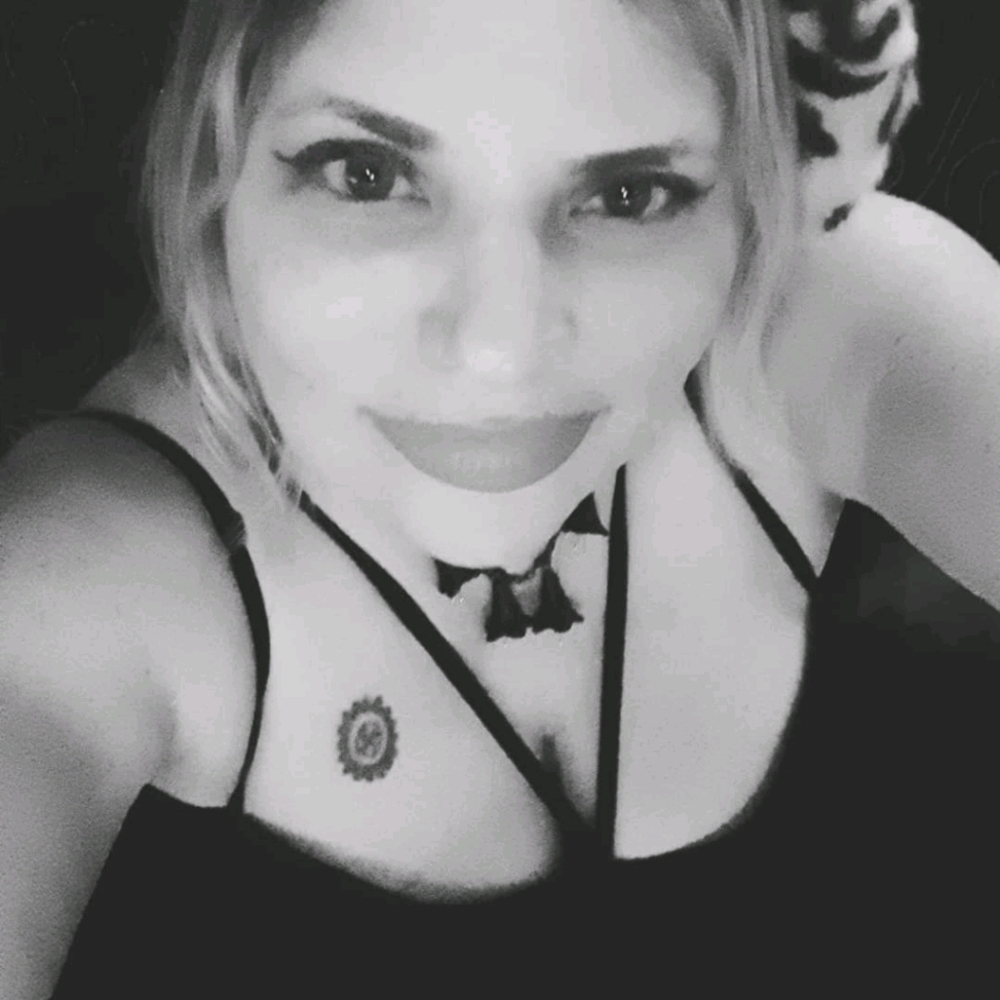 Meet your Posher, Becky